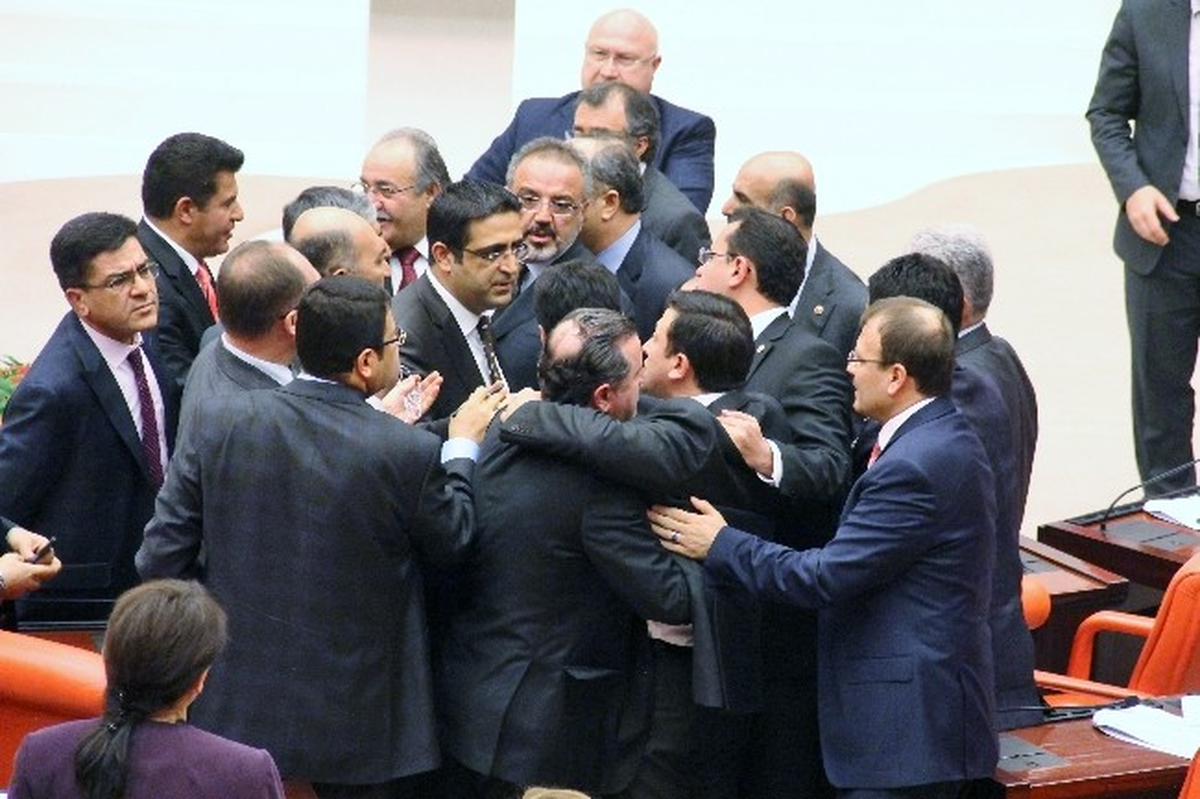 Genel Kurul\'da Muş Milletvekillerinin Kaza Tartışması