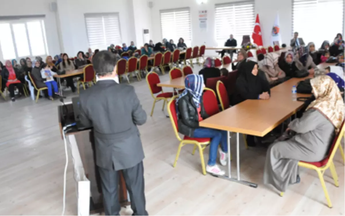 Kadınlara Aile İçi İletişim Semineri Verildi