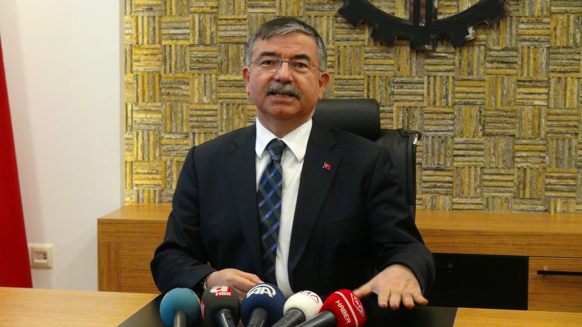 Milli Savunma Bakanı Yılmaz, Erzincan\'da