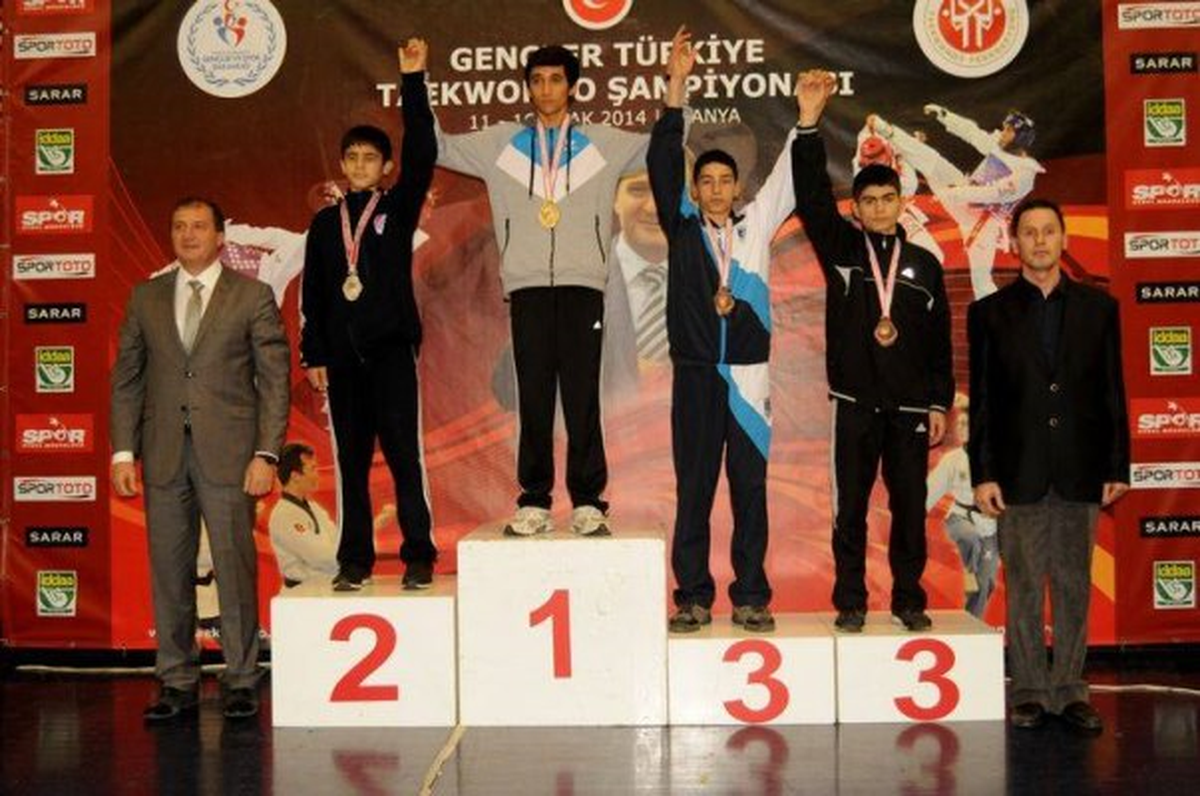Niğde Belediye Spor Kulübü Taekwondo Şampiyonasından Madalya ile Döndü