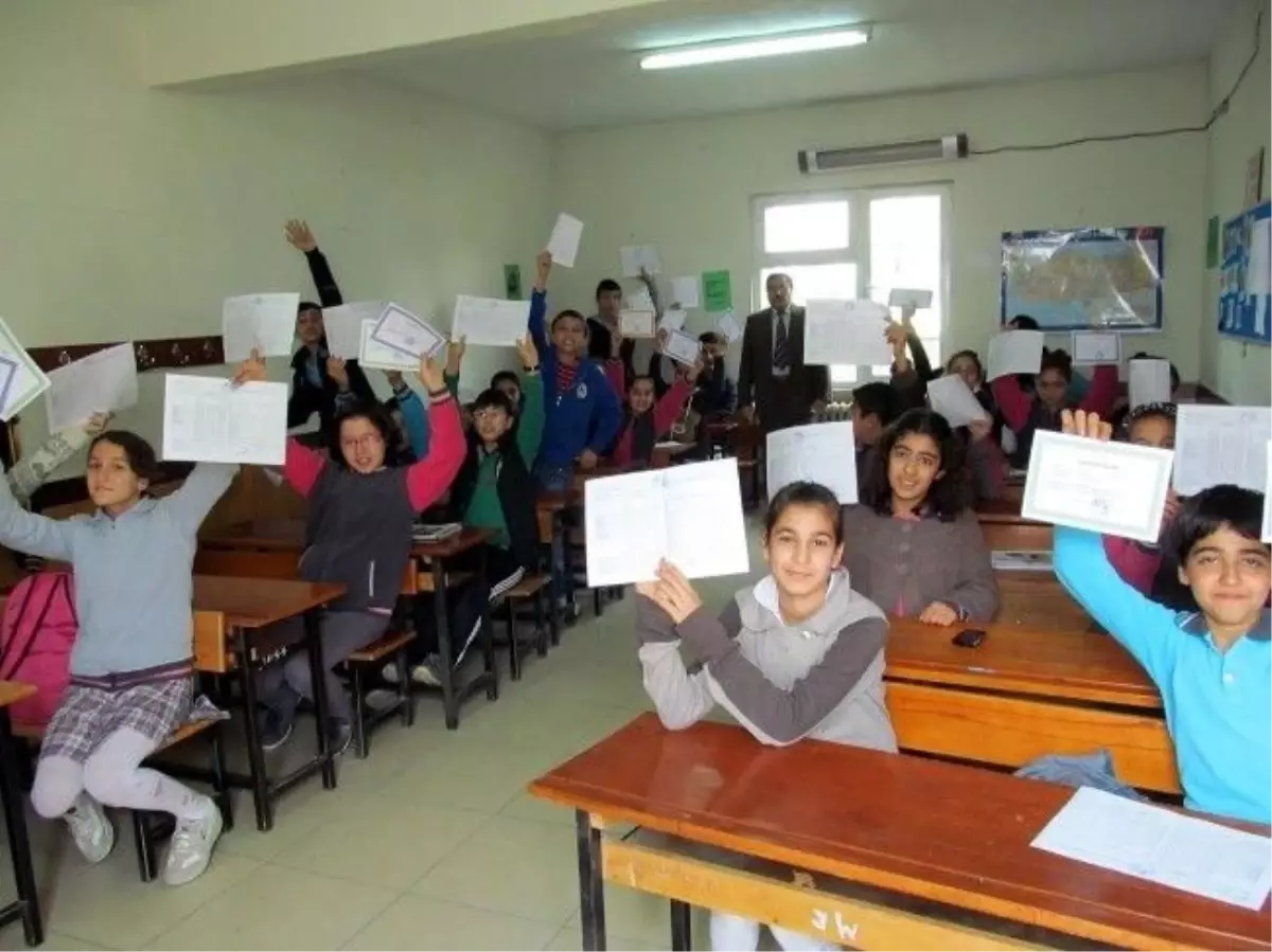 Okullarda Karne Heyecanı