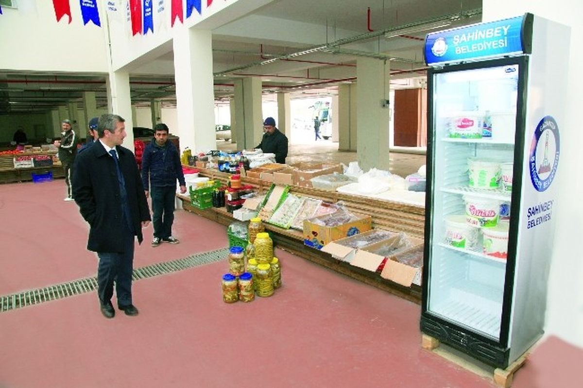 Şahinbey Belediyesi\'nin Hizmete Sunduğu Köy Pazarı Haftanın 6 Günü Açık
