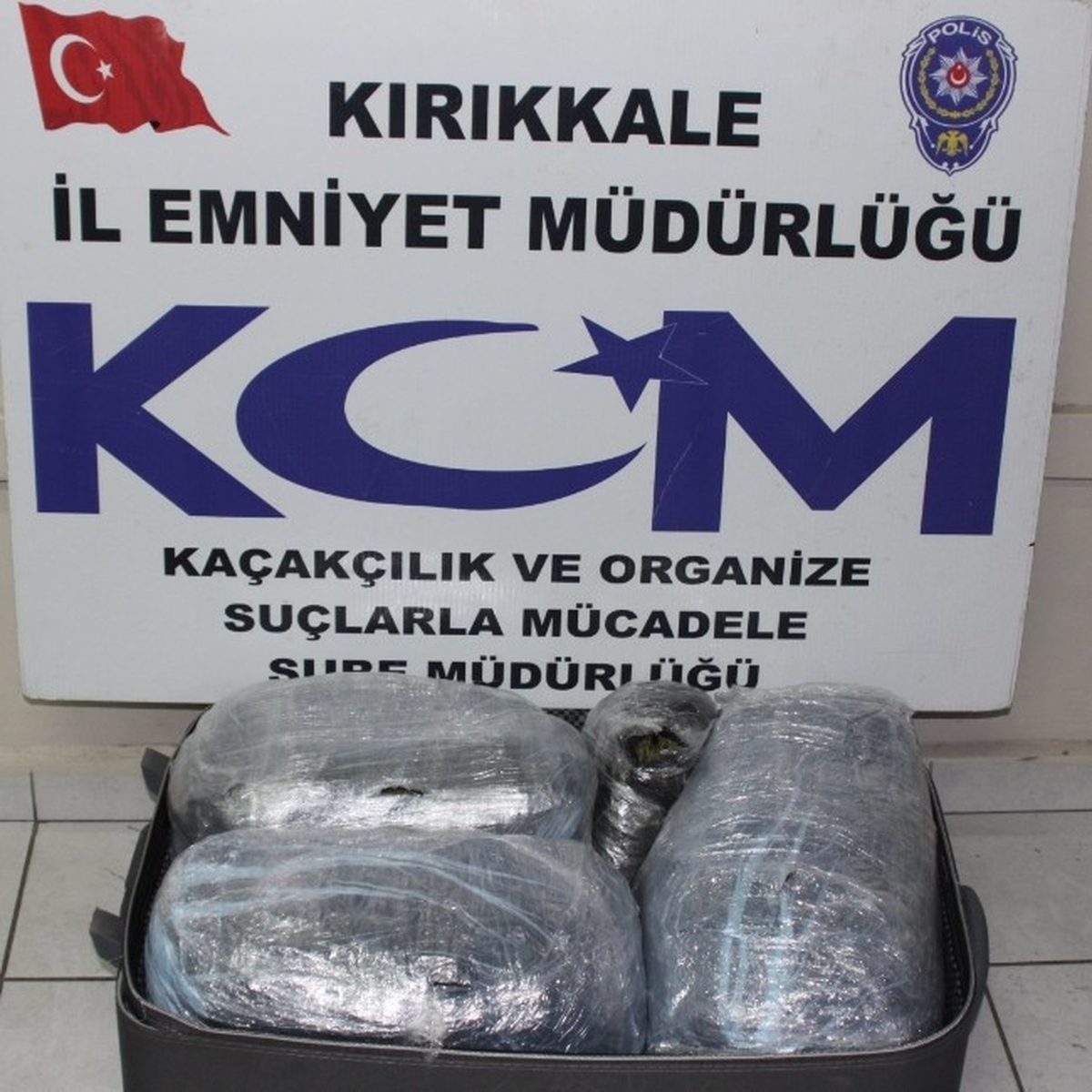 Seyahat Firmasında 18 Kilo 700 Gram Kubar Esrar Ele Geçirildi