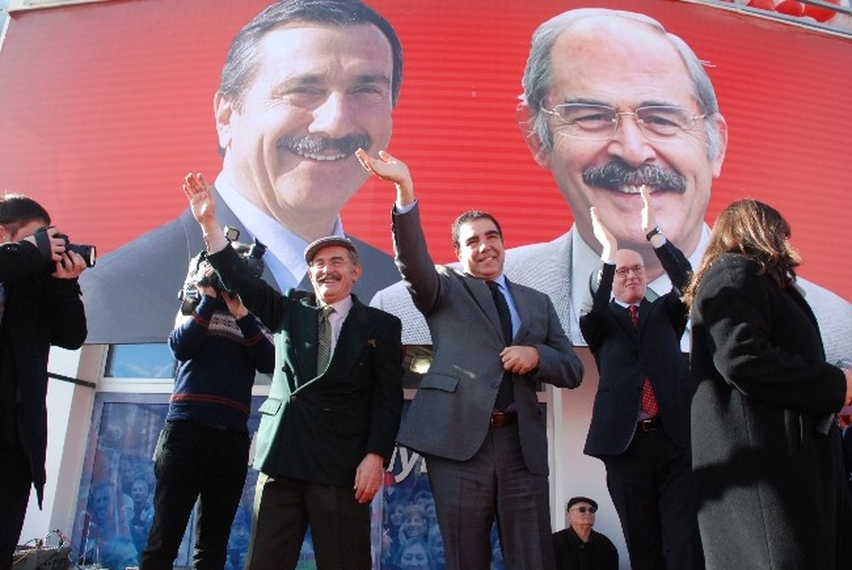 CHP\'li Ahmet Ataç Batıkent\'te Yeni Seçim Bürosunu Açtı