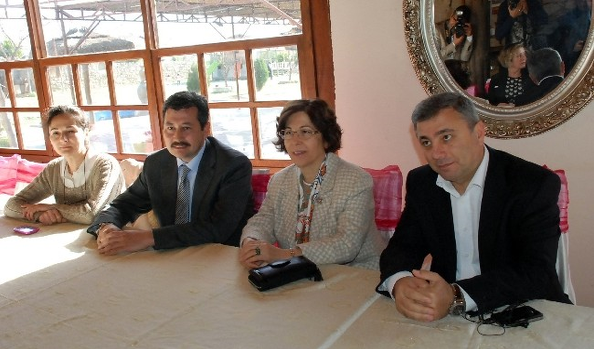 AK Parti\'li Öyüş\'ten Didim Adayı Döver\'e Destek