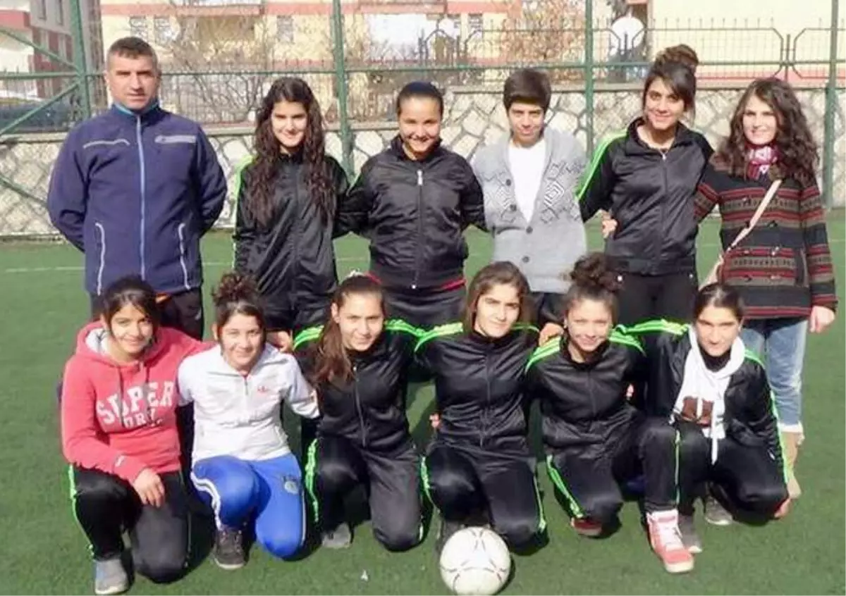 Bayan Futbol Takımı, Ağrı Deplasmanında