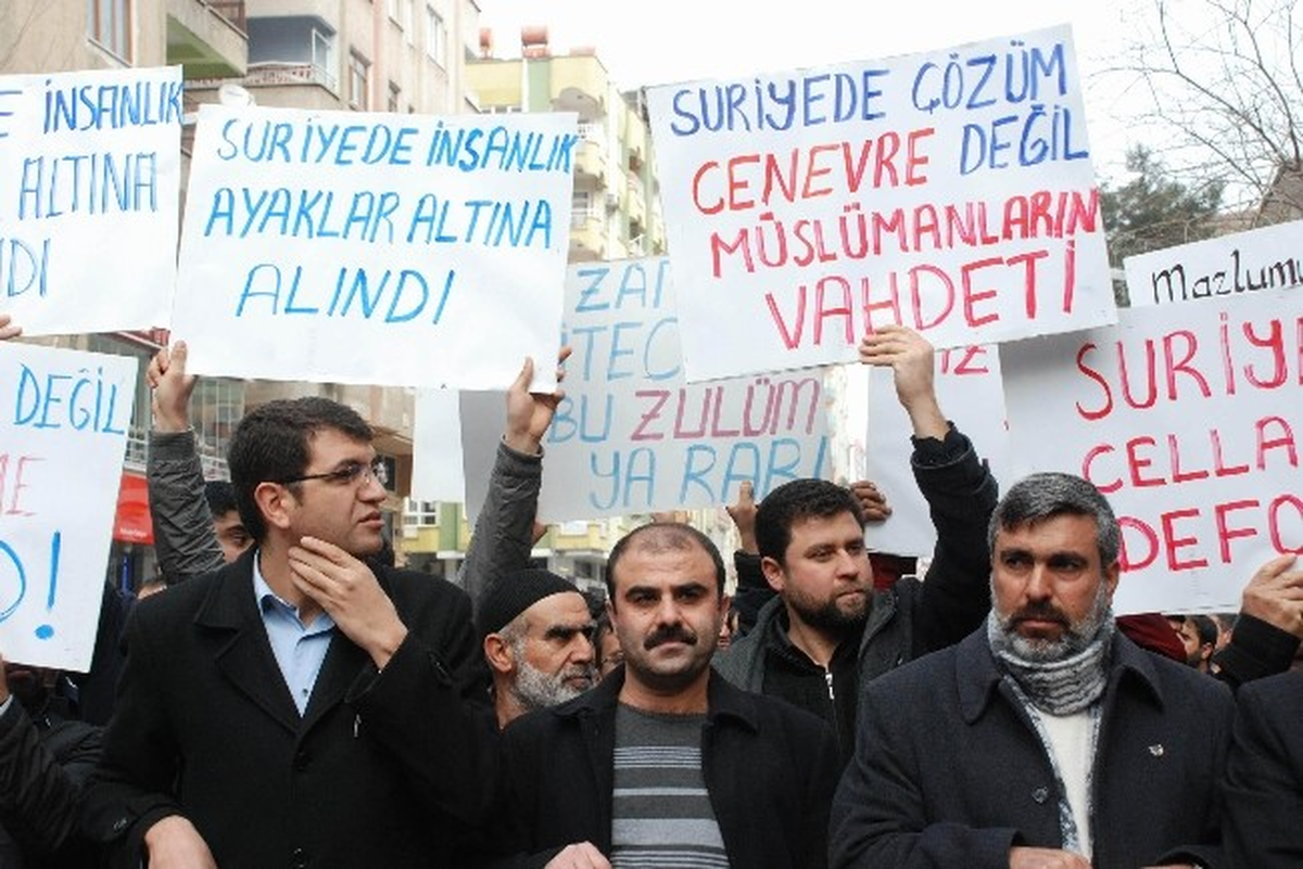 Diyarbakır\'da Suriye\'deki Katliamlar Protesto Edildi