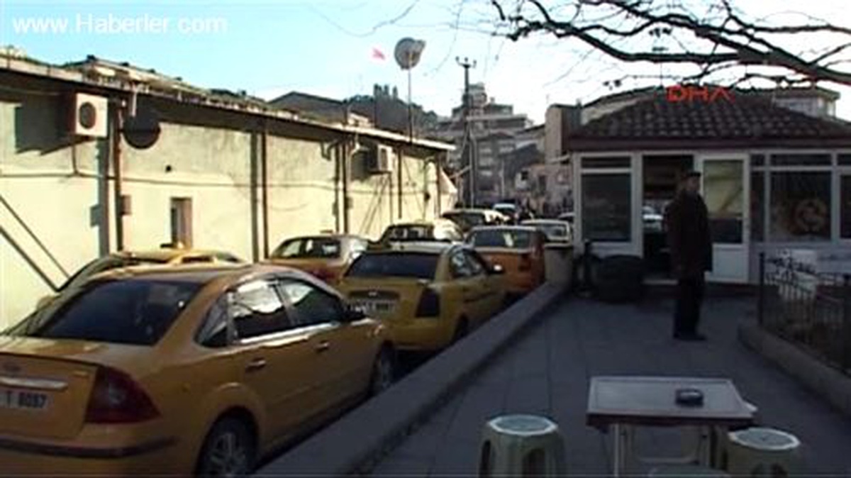 Ereğli\'de Taksici, Otobüs Sürücüsünü Bıçakladı