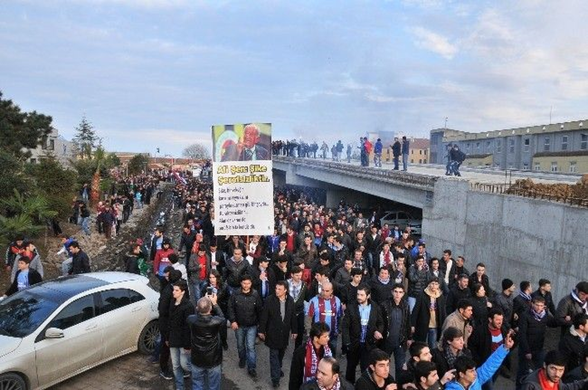 Trabzon\'da Onbinler Kupa İçin Yürüdü (1)
