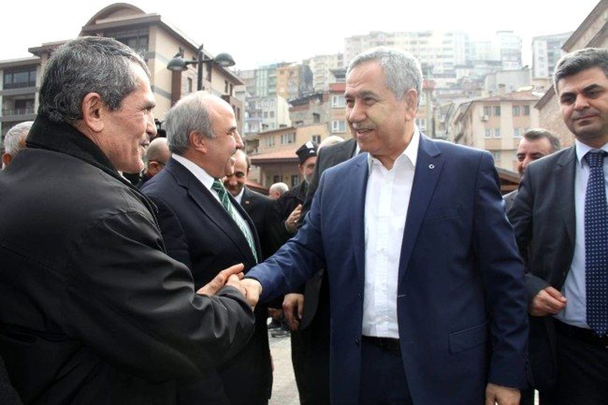 Arınç: "Ak Parti\'nin Eskisi CHP\'nin Baş Tacı Oldu"