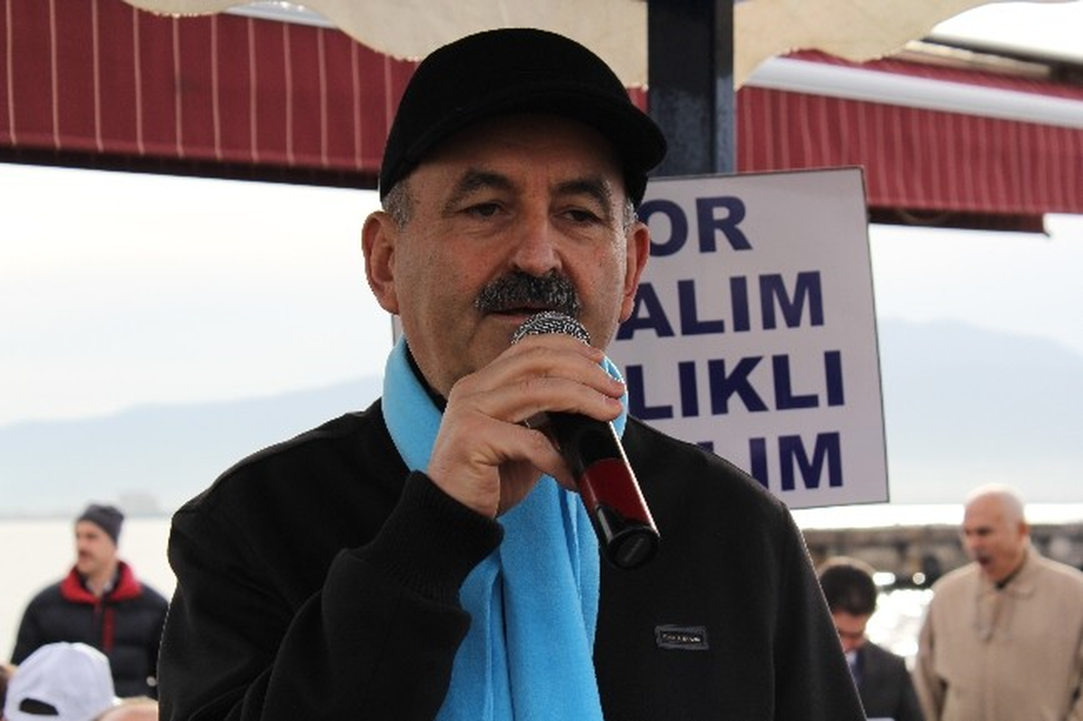 Bakan Müezzinoğlu, İzmit\'te \'Sağlıklı Yaşam Yürüyüşüne\' Katıldı