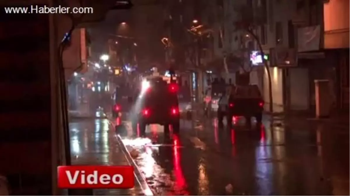 Beyoğlu\'nda Polis Müdahalesi