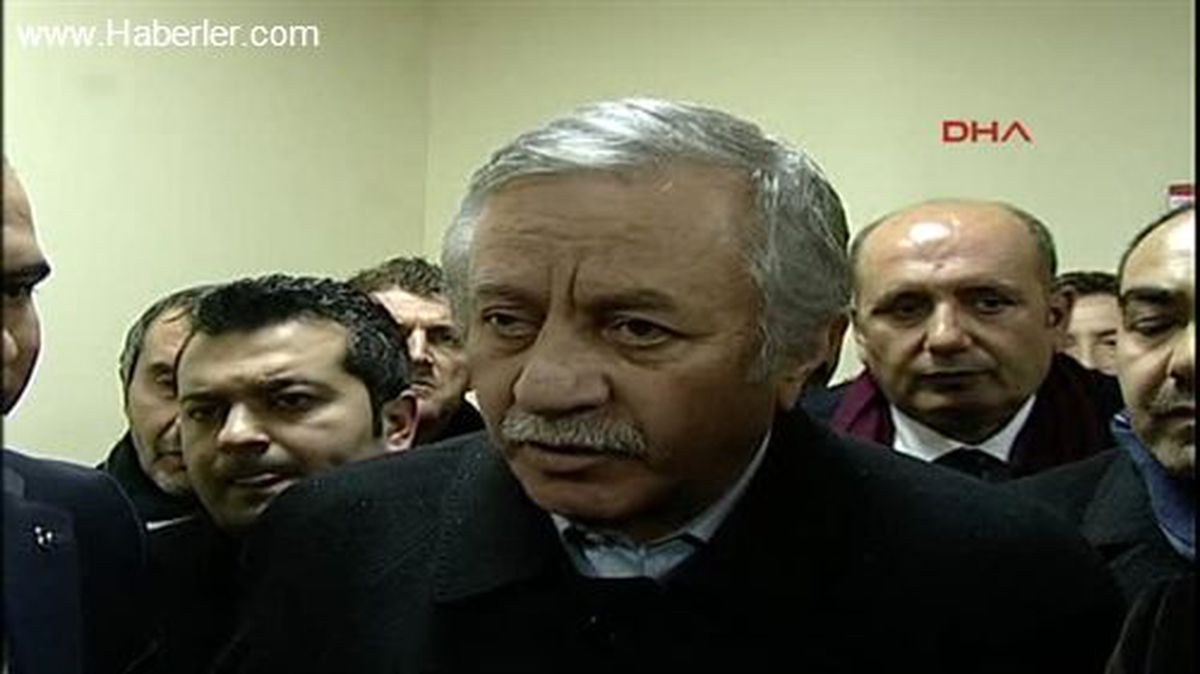 Esenyurt MHP Seçim İrtibat Bürosu Önünde Silahın da Kullanıldığı Saldırı 1\'i Ağır 4 Yaralı