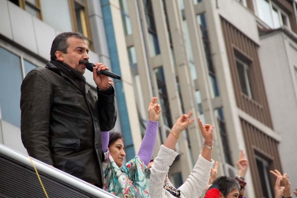 Sırrı Süreyya Önder: Sarıgül Dayak Yememiş