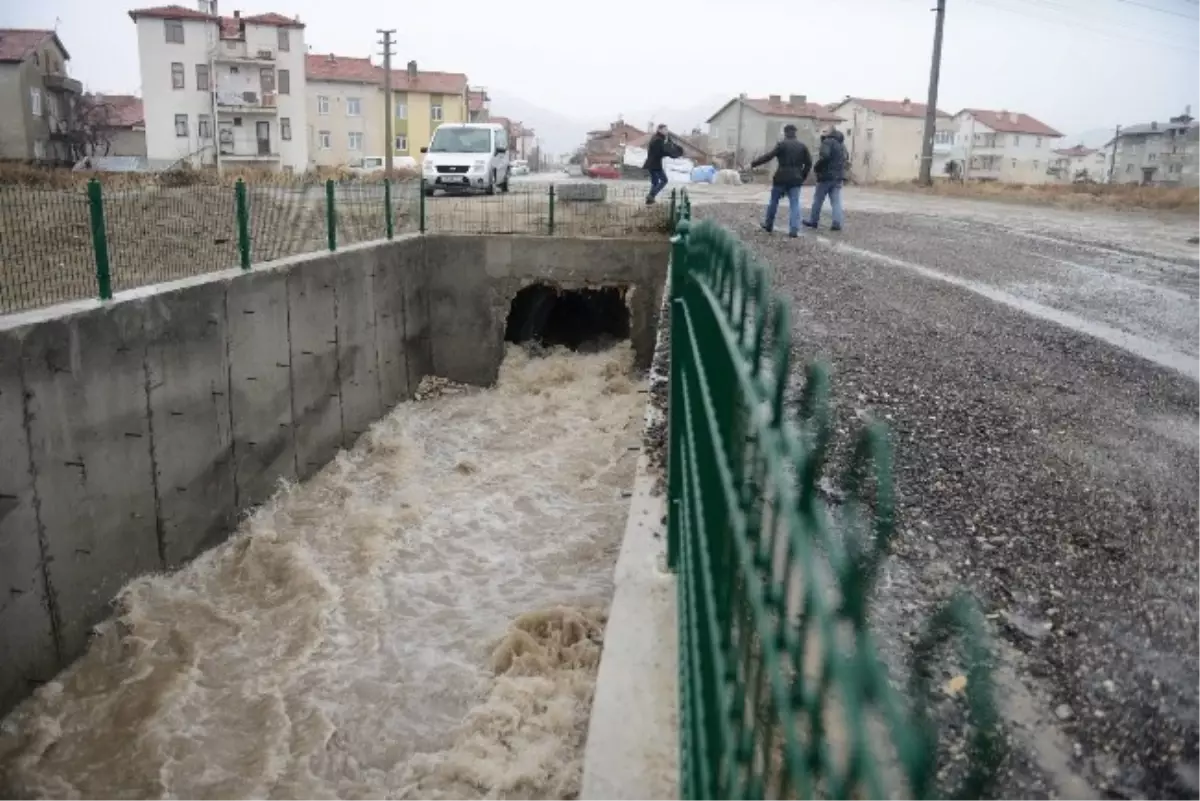 Isparta\'da Su Baskını Oluşmadı