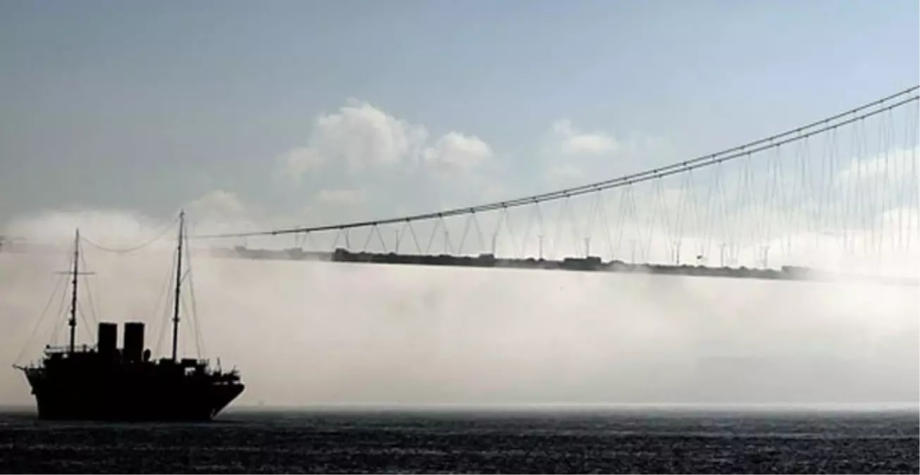 İstanbul Boğazı Gemi Trafiğine Kapatıldı