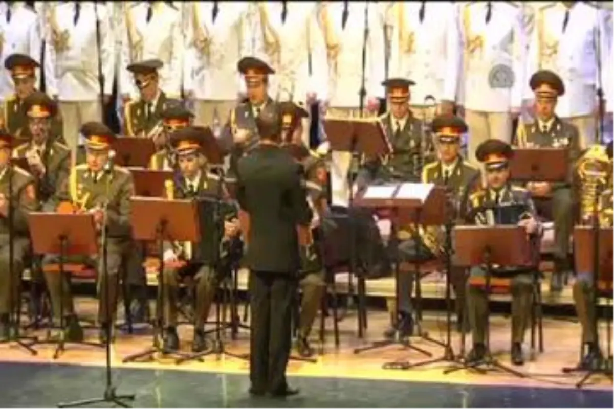 Kızılordu Korosu Konser Verdi