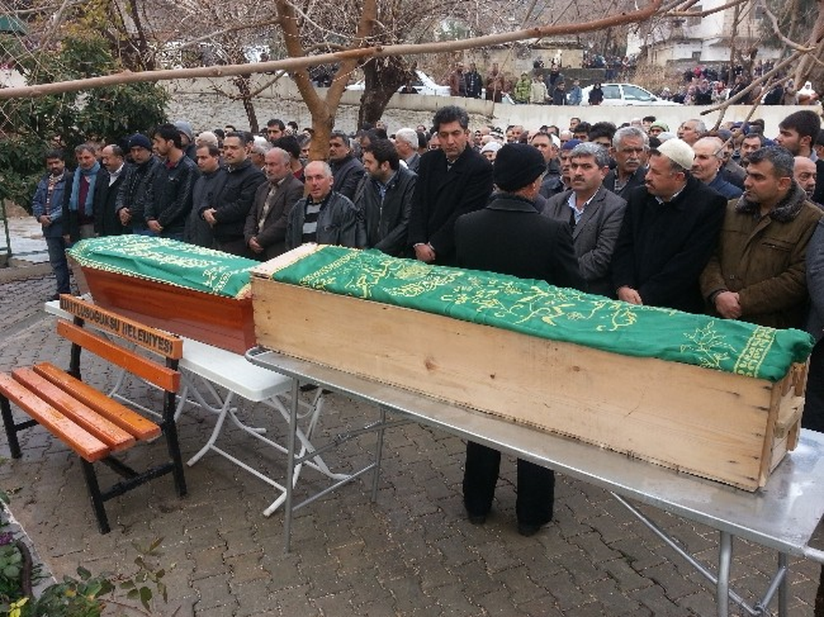 Öldürülen Anne ile Oğlu Toprağa Verildi