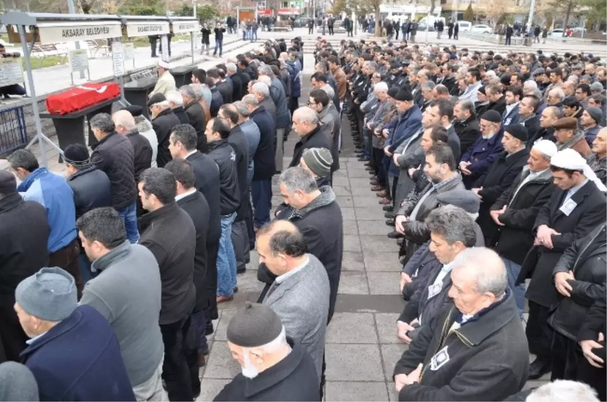 Aksaray\'da MHP\'li Akyıldız İçin Gıyabi Cenaze Namazı Kılındı