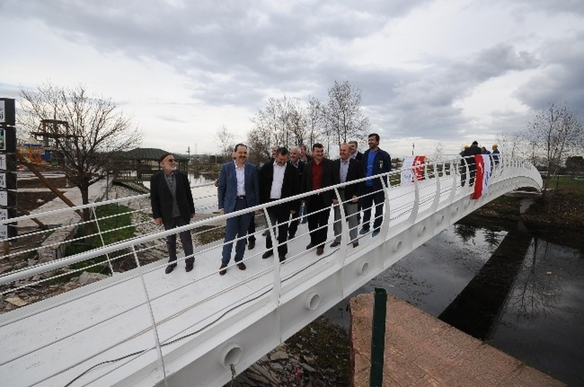 Başiskele Mehmetağa Mahallesine Yaya Köprüsü
