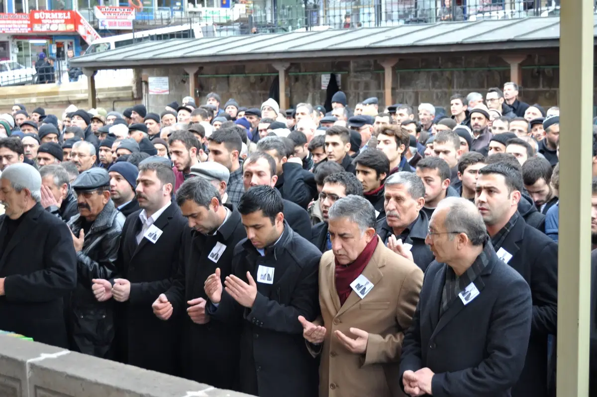 Cengiz Akyıldız İçin Elazığ\'da Gıyabi Cenaze Namazı Kılındı