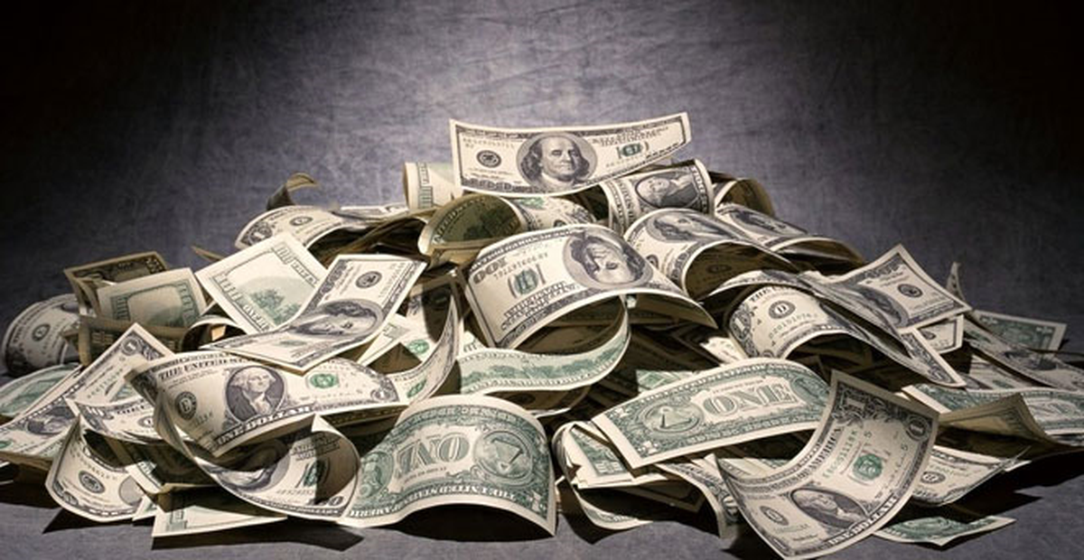 Dolar 2.35'i Aşarak Tarihi Rekorunu Kırdı