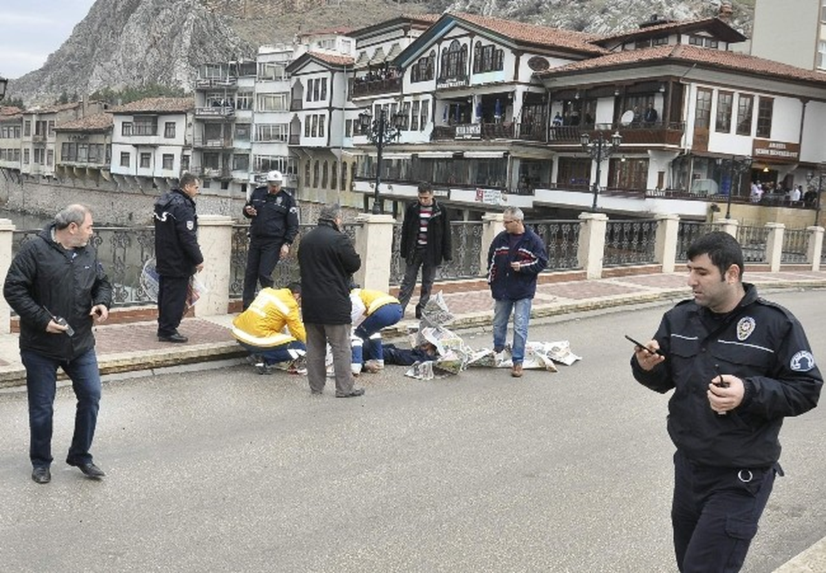 Emekli Polis Husumetli Olduğu Şahsa Kurşun Yağdırdı