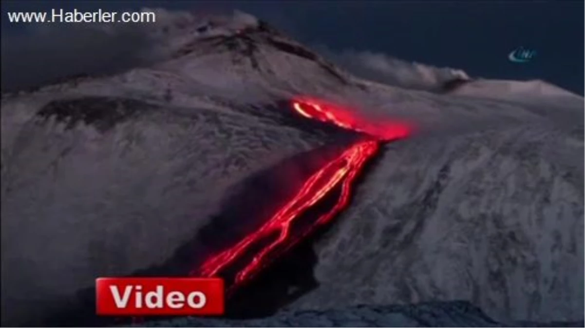 Etna Yanardağı 2014\'e Merhaba Dedi