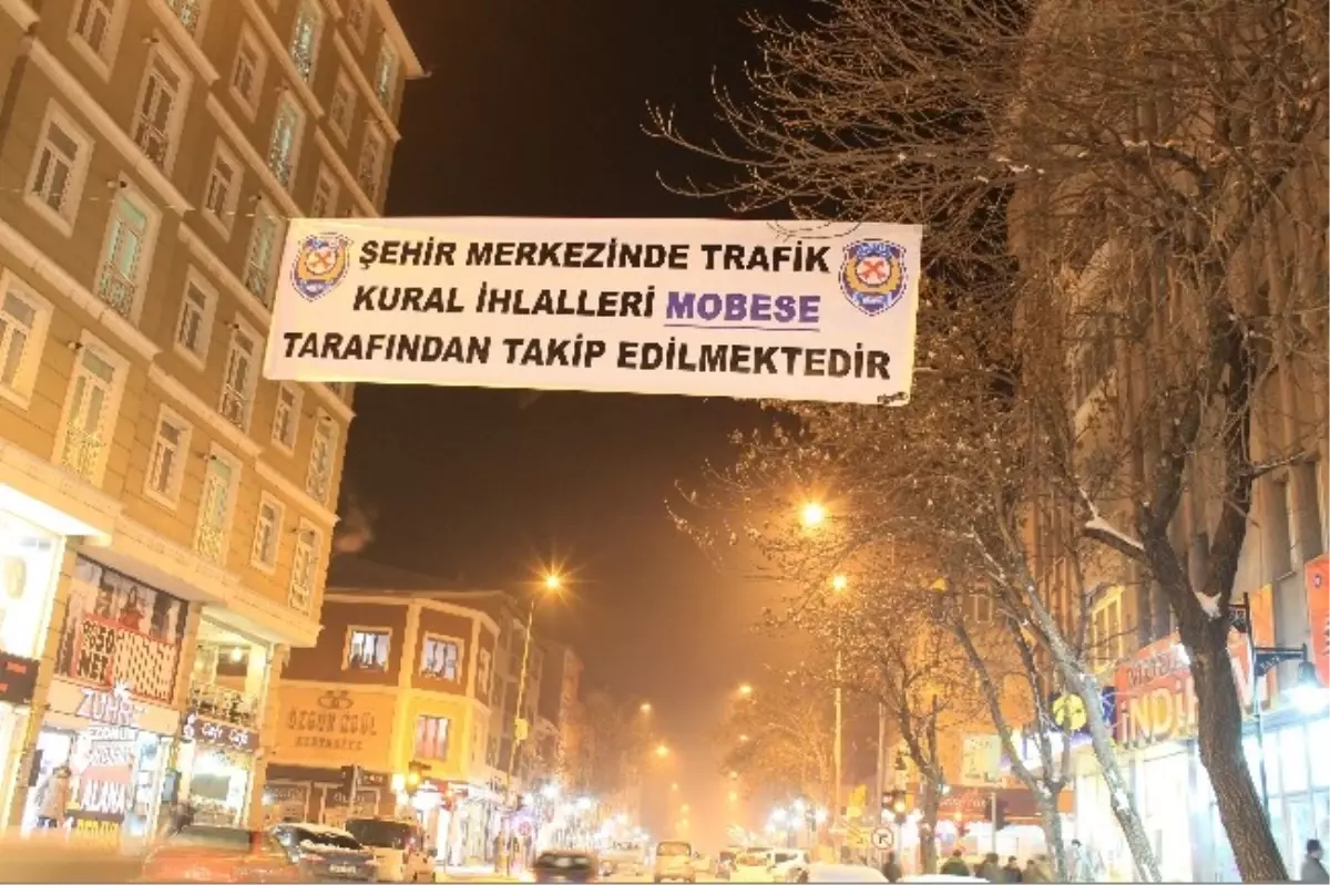 Kars\'ta Trafik Kurallarına Uymayanlar Yandı