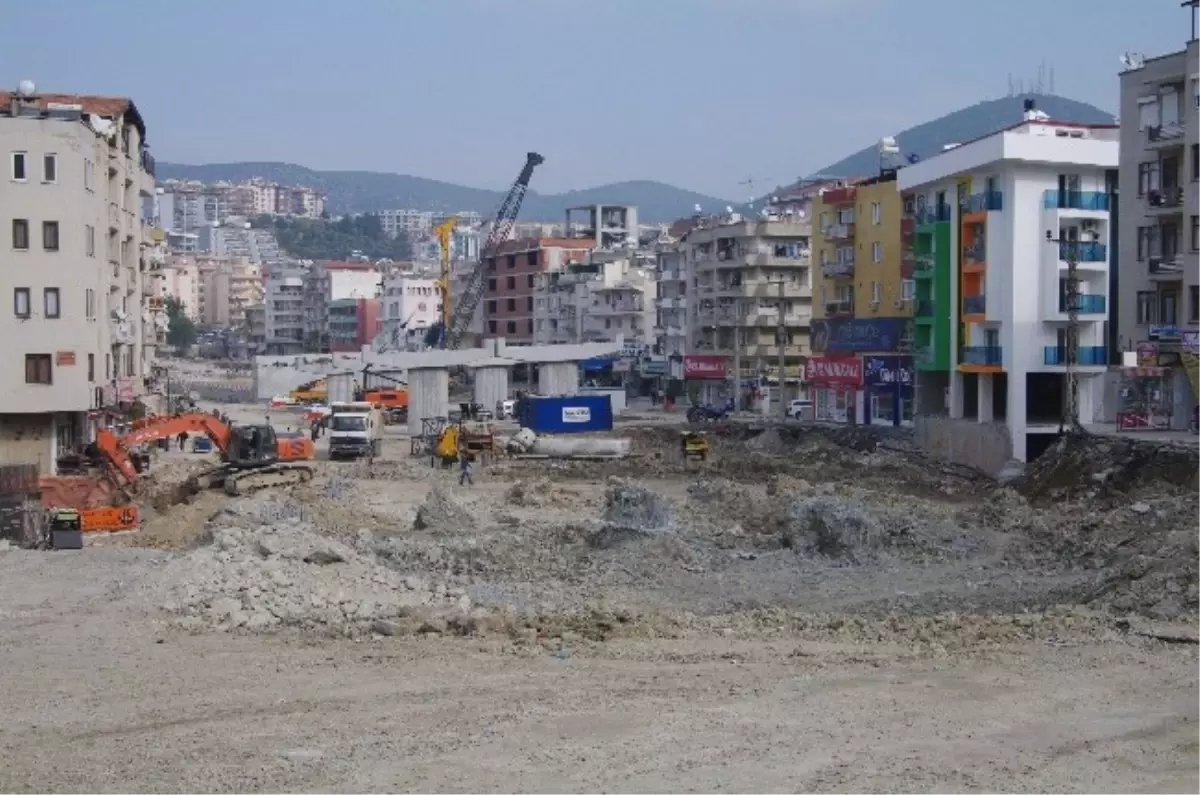 Kuşadası\'nda Halkın En Büyük İsteği Çevre Yolu Çalışmalarının Bir An Önce Tamamlanması