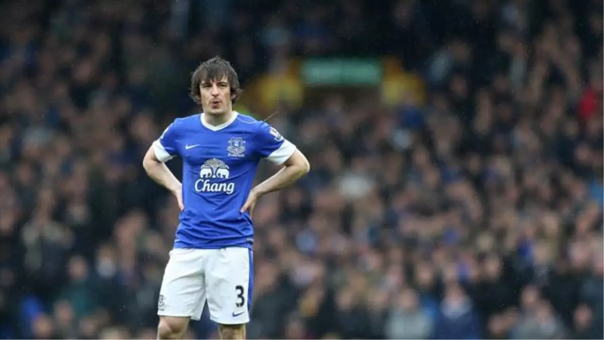 Leighton Baines\'ten Dört Yıllık İmza!