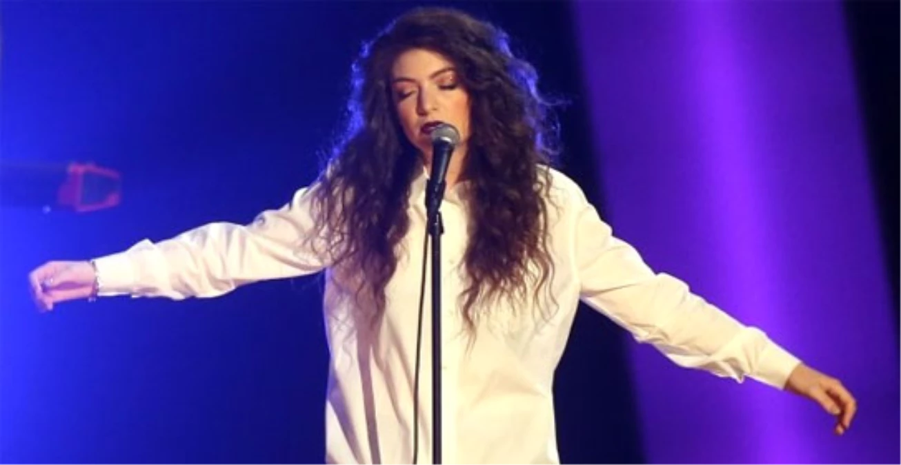 17 Yaşındaki Lorde\'ye Grammy Kazandıran \'Royals\' Adlı Parça