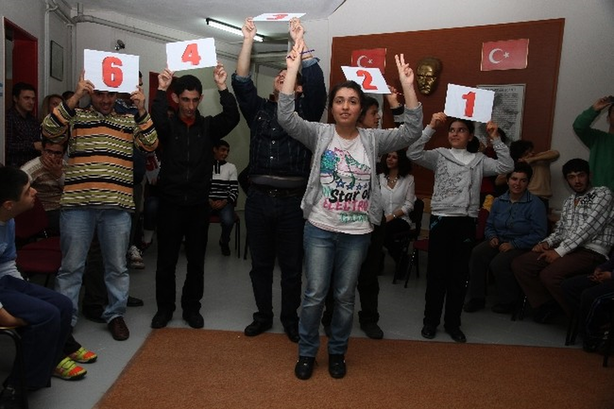 İzmir\'de Engellilere Eğlenceli Matematik Eğitimi