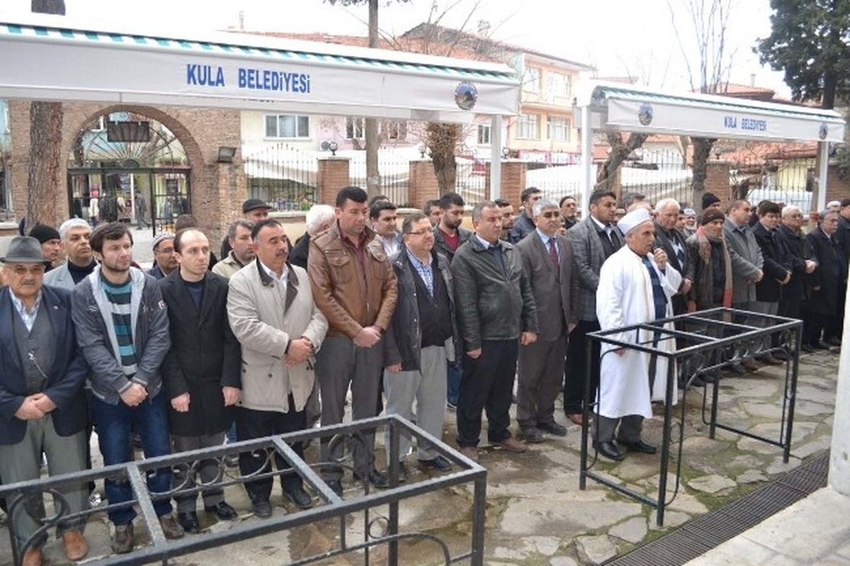 MHP\'li Cengiz Akyıldız İçin Kulada Gıyabi Cenaze Namazı Kılındı