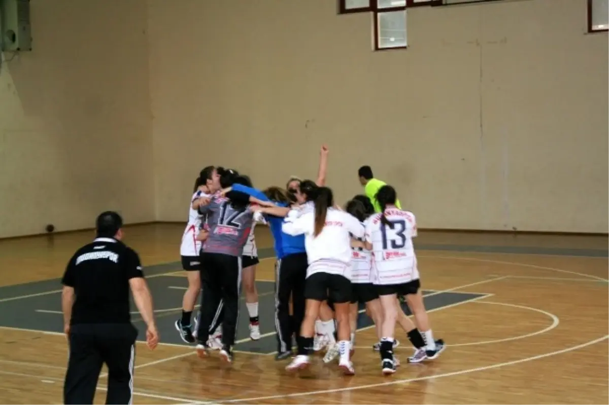 Mudanya\'nın Sultanları Play-Off Yolunda