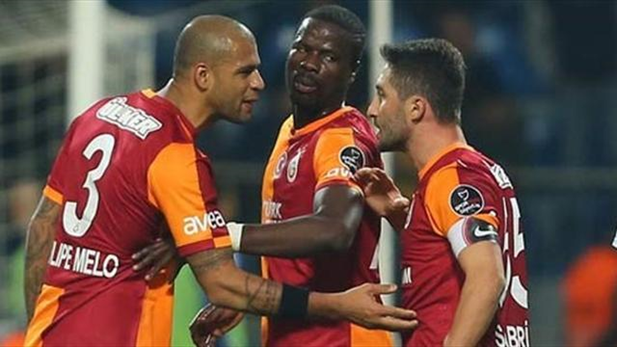 Mancini, Sabri\'nin Kaptanlığını Elinden Aldı