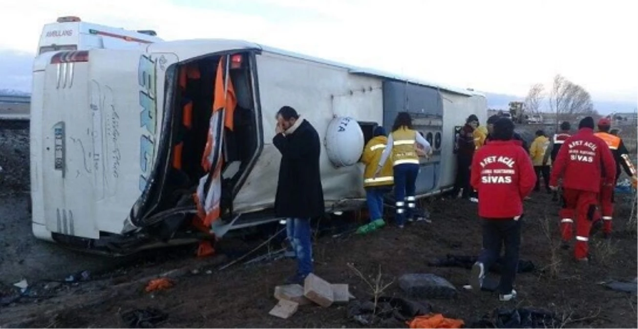 Sivas\'ta Otobüs Devrildi: 9 Ölü, 30 Yaralı (4)