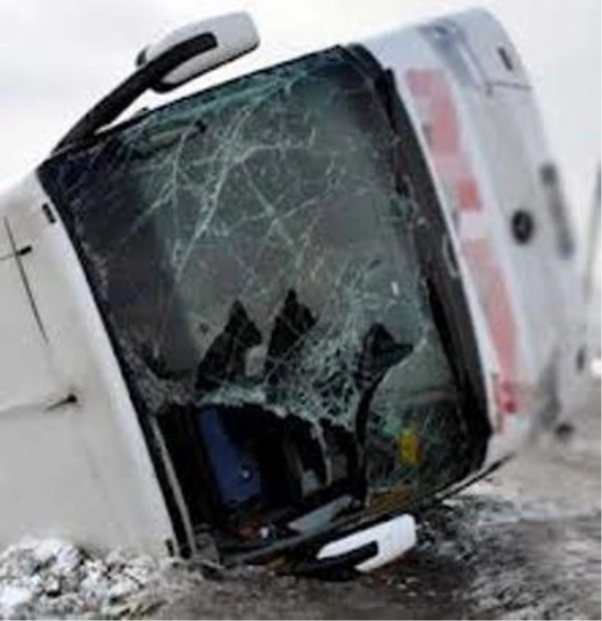 Sivas\'ta Yolcu Otobüsü Devrildi: 8 Ölü