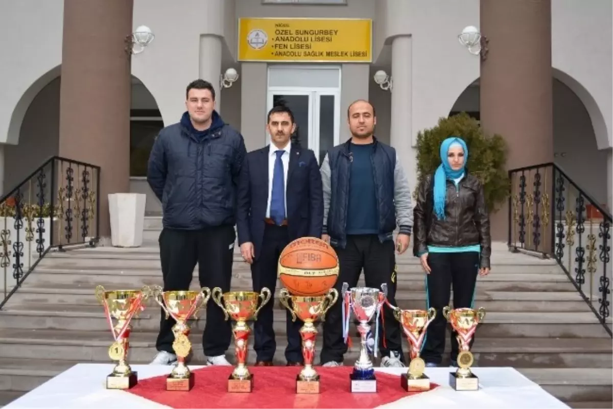 Sungurbey Koleji Sporda Büyük Ödüller Aldı