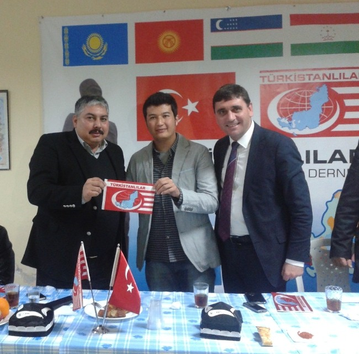 Türkistanlılar Derneği\'nde Anayurt ile Atayurt Buluşması