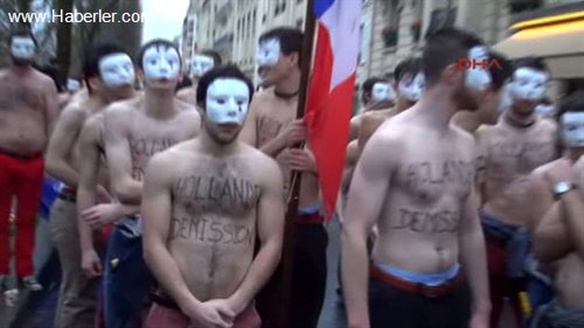 Fransa Cumhurbaşkanı Hollande Paris\'te Protesto Edildi