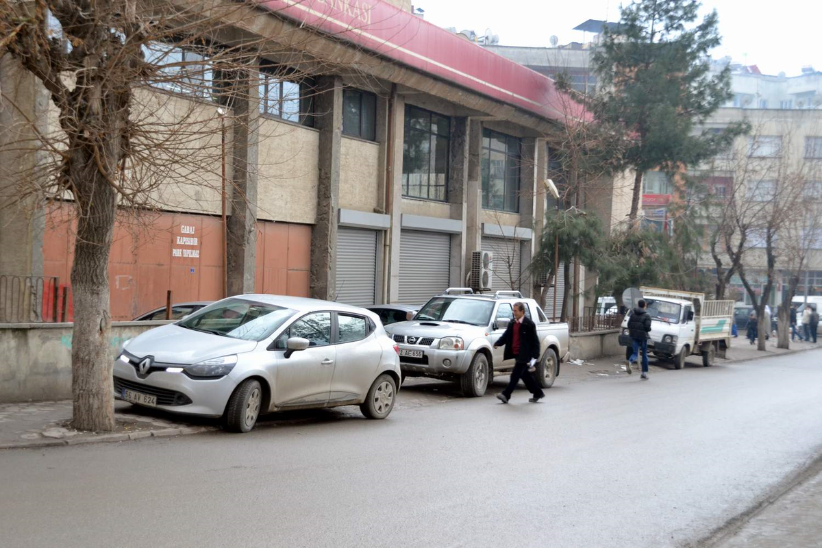 Siirt\'te Yayalardan Araç Sürücülerine Tepki