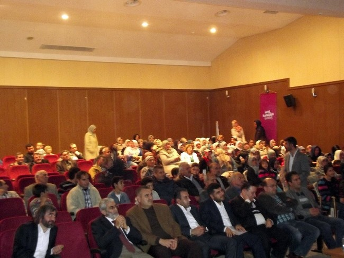 Agd\'den "Kur-An-I Kerim ve Sünnet" Konulu Konferans