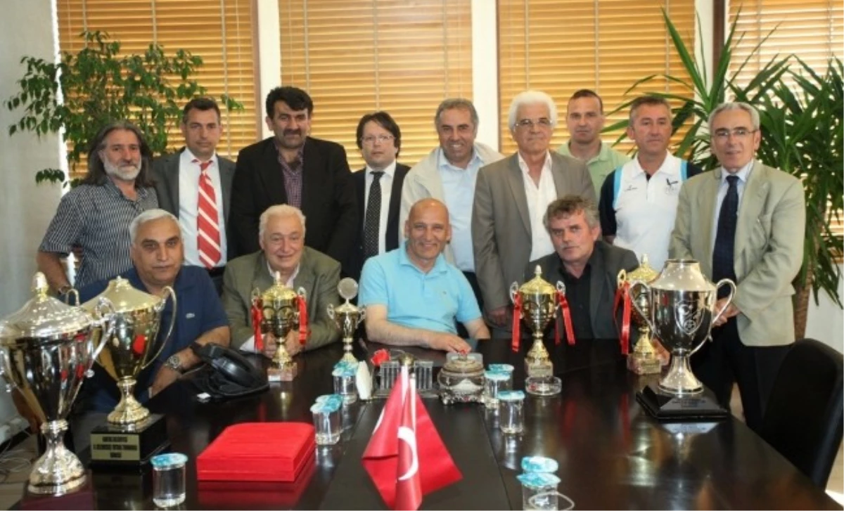 Başkan Öz\'den Amatör Spor Kulüplerine Tam Destek
