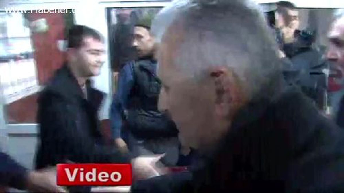 Binali Yıldırım, Ocak Başında Gazetecilere Çay İkram Etti