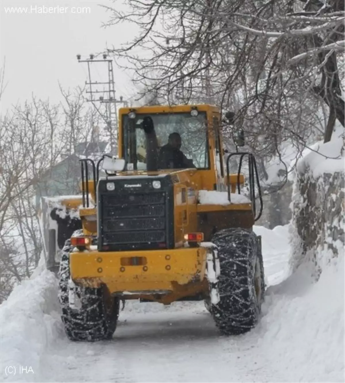 Elazığ ve Siirt\'te 36 Köy Yolu Kardan Kapandı