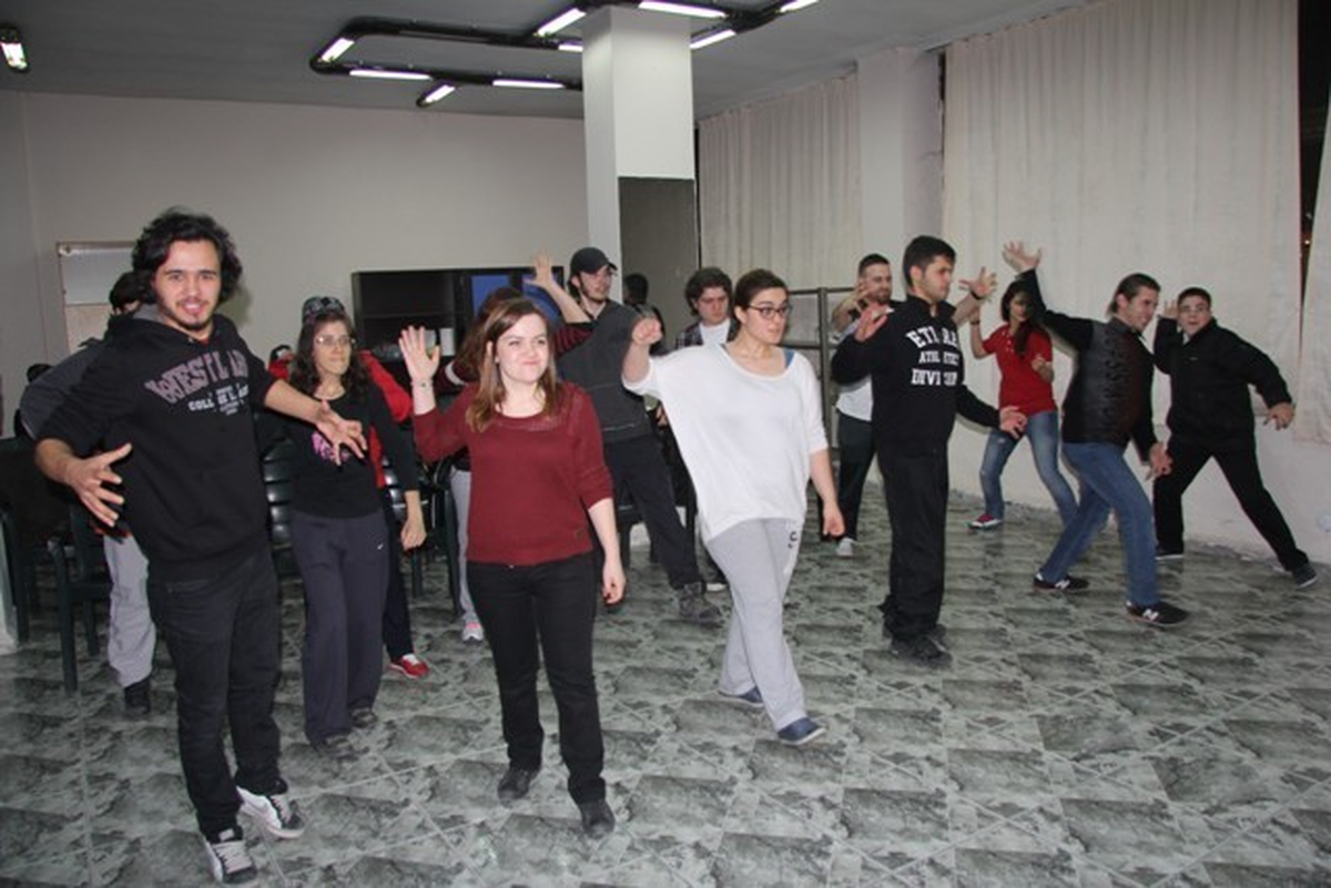 Kırklareli Belediyesi Tiyatro Topluluğu Çalışmalarına Devam Ediyor