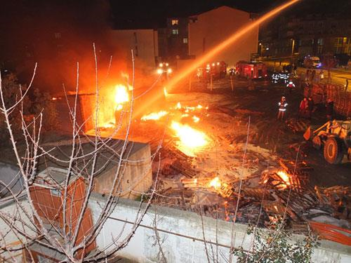 Kocaeli\'nde Akaryakıt Hırsızları NATO Boru Hattını Yaktı