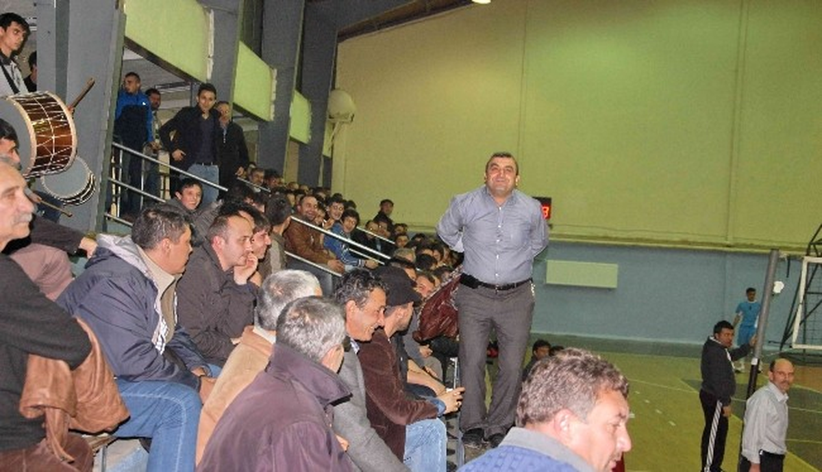 Ödüllü Voleybol Turnuvası Renkli Görüntülere Sahne Oluyor