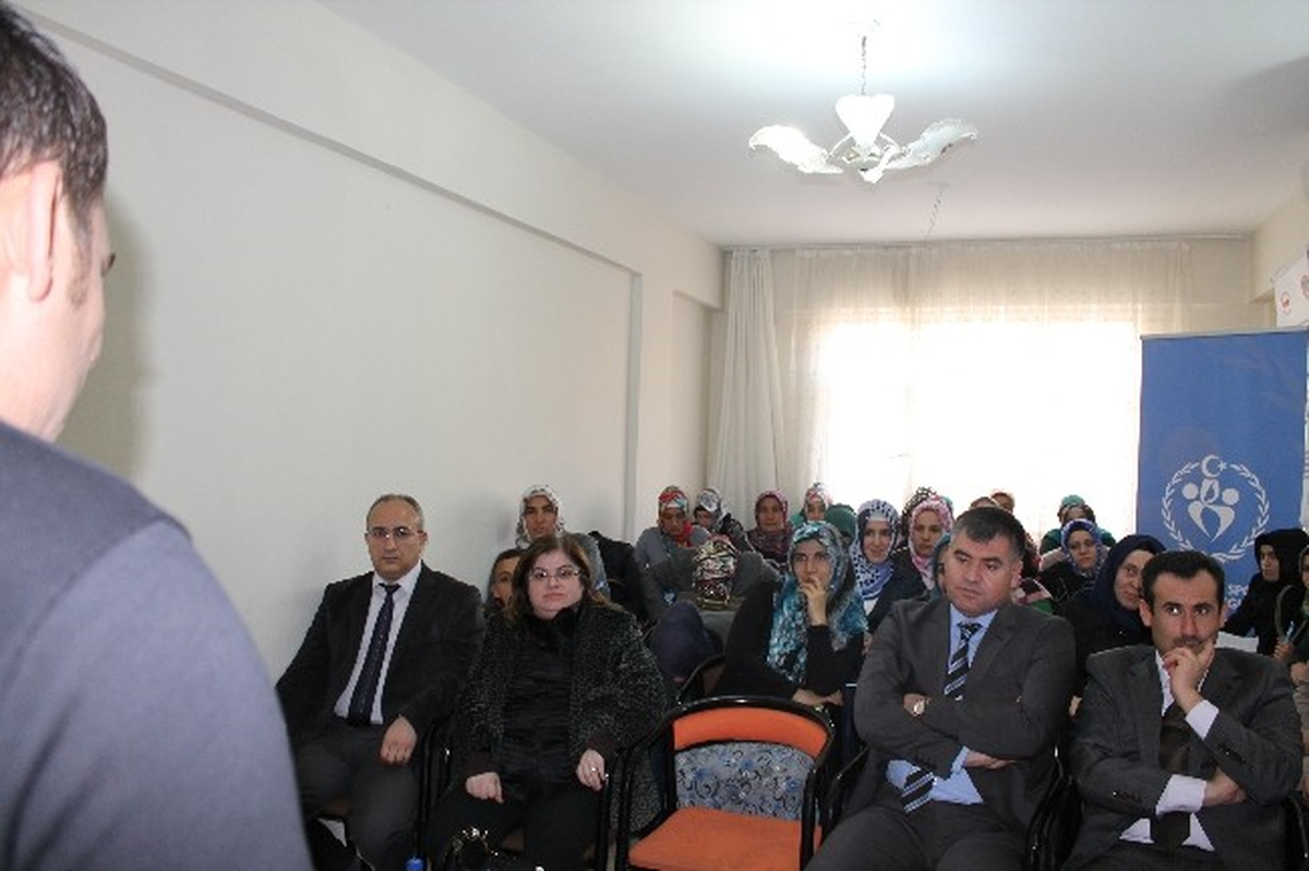 Şanlıurfa Gençlik Merkezinden Kadınlara Seminer